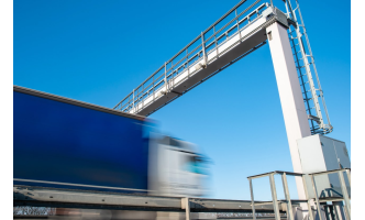 Poids lourds : vers un possible retour de l’écotaxe ?
